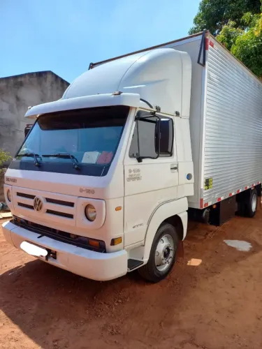 Caminhão Volks 9 150