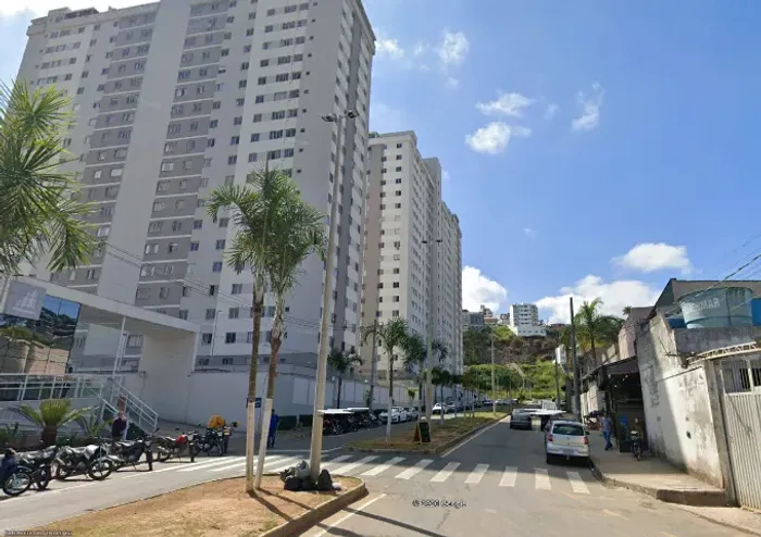 Alugo área plana de 9,4 mil na principal avenida do bairro São Pedro