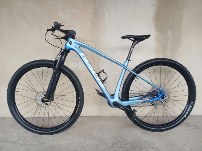 Bike em Carbono RAD7