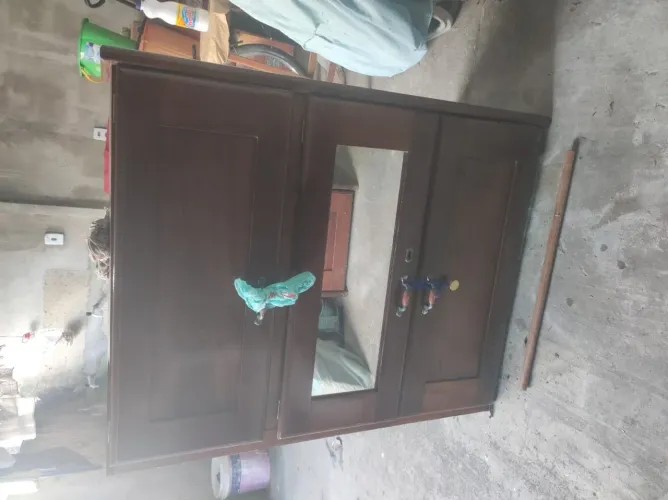 Guarda roupa em bom estado