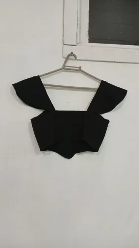 Blusinha blogueira preta estilo ciganinha P