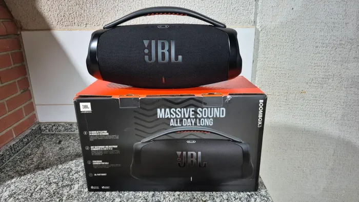 Caixa de som jbl bombox 3