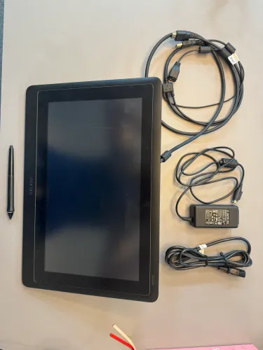 Wacom Cintiq 13HD DTK-1300 - Tela Interativa Profissional - Pouquíssimo uso + Completa