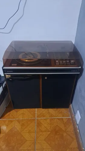 Toca disco e Rádio 2x1 Grundig Studio 515