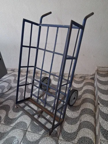 Vendo carrinho carga super reforçado, rodas novas