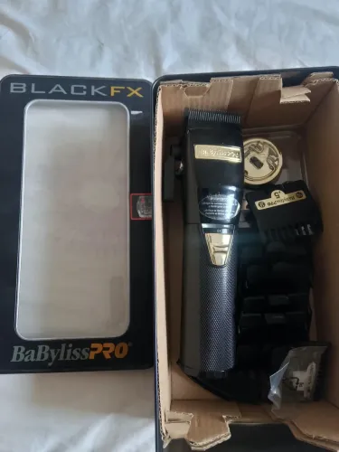 Máquina de cortar cabelo BaBylissPRO BlackFX (Seminovo) perfeito estado e funcionamento!