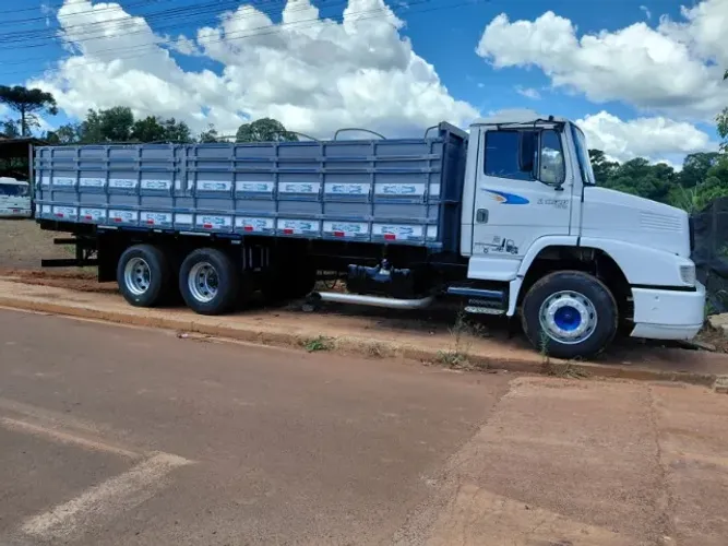 Mercedes Benz MB-1620 graneleiro, e apenas o graneleiro também