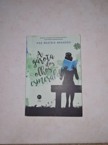 A garota dos olhos esmeralda