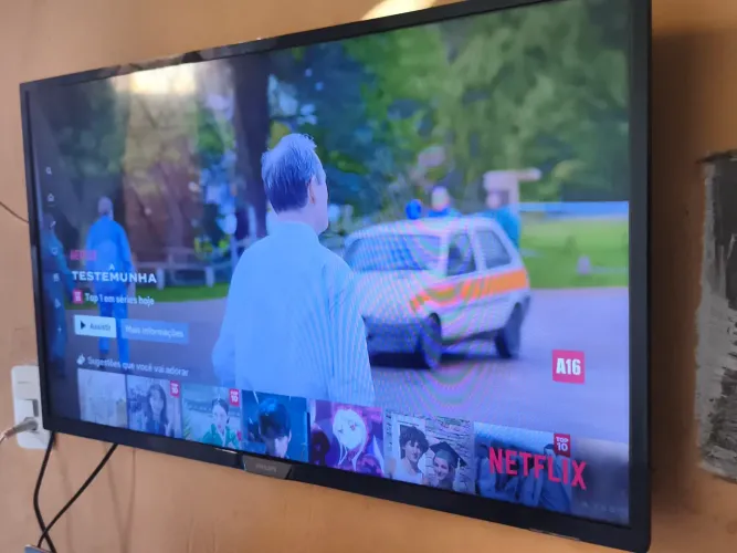 Tv Philips 32 pega Netflix e YouTube