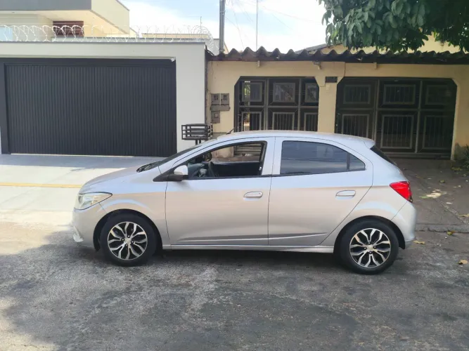 Chevrolet Onix JOY Hatch 1.0 8V Flex Mec. 4P 2019