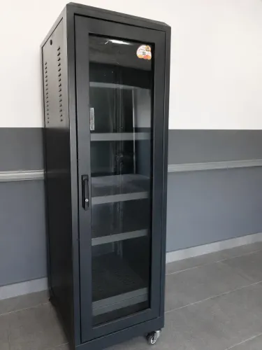 Rack / Armário para Servidor e Equipamentos