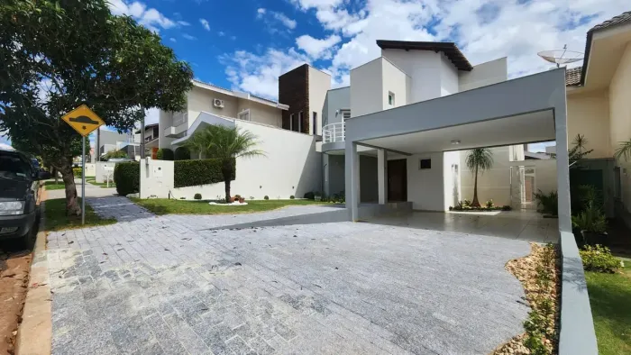 Casa Assobradada de Alto Padrão Condomínio Vale do Arvoredo Londrina/PR