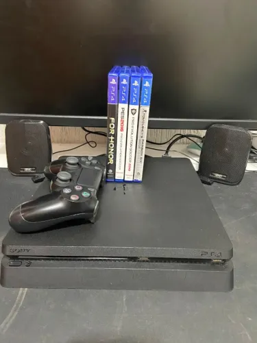 Playstation 4 slim
