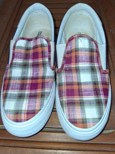 Sapatos casuais / marca Converse / tamanho 35