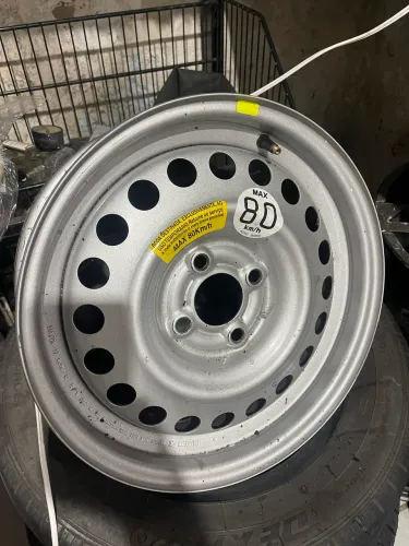 Roda de Nissan Aro 15 extra semi nova 300,00