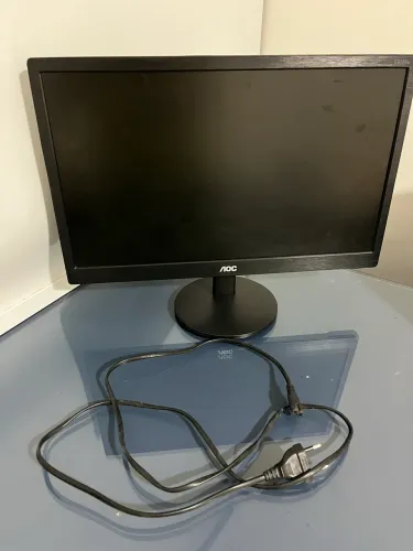 Monitor AOC 18,5" LED HD EM PERFEITO ESTADO