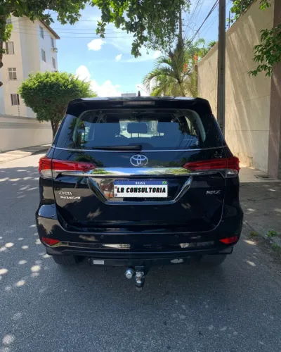 Toyota Hilux SW4 SRX 4X4 2.8 TDI 16V Dies. Aut. 2017
