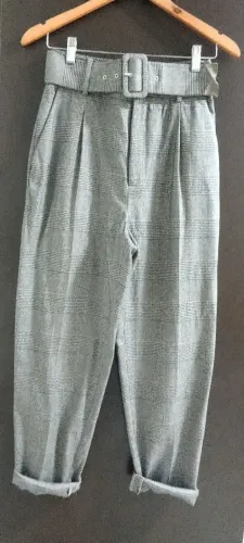 Calça Zara P, alfaiataria com cinto