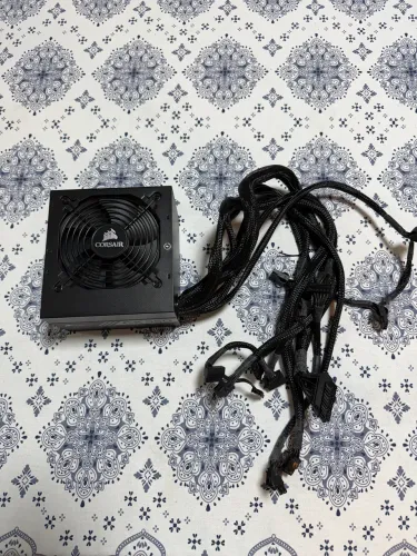 Fonte PC corsair CX550