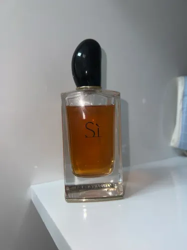 Sì Armani
