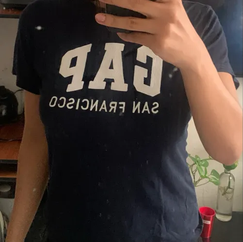 Camiseta Gap Preta/Azul marinho M