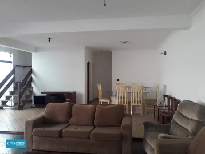Sobrado em Parque Renato Maia com 250.00 m² , 3 quarto(s) , 1 suíte(s) , 5 vaga(s).