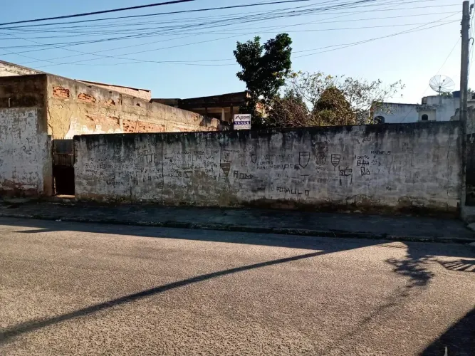 Terreno bem localizado medindo 420m² no Jardim Carioca - Campos dos Goytacazes - RJ