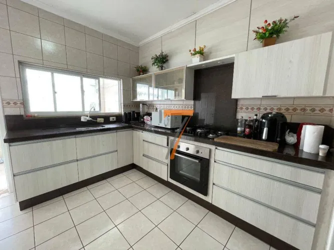 Casa com 4 dormitórios para alugar, 330 m² por R$ 8.580,03/mês - Jardim Atlântico - Floria