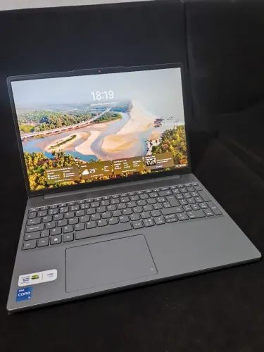 IdeaPad Slim 3 - i3 13° geração 