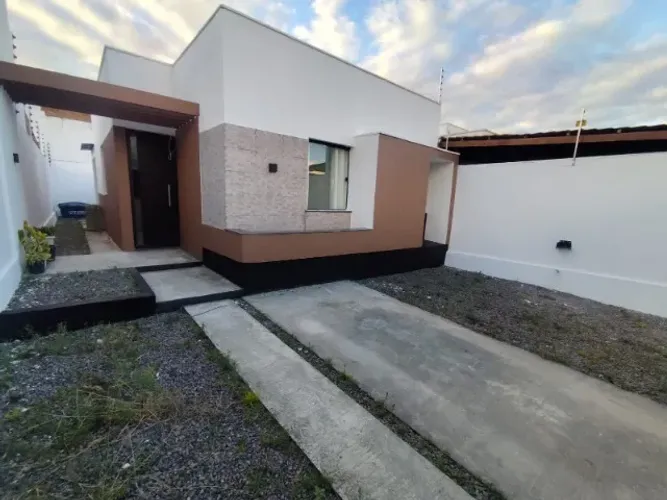 CASA PRONTA 3 QUARTOS 2 SUÍTES FINANCIAMOS NO BAIRRO CIDADE ALTA!