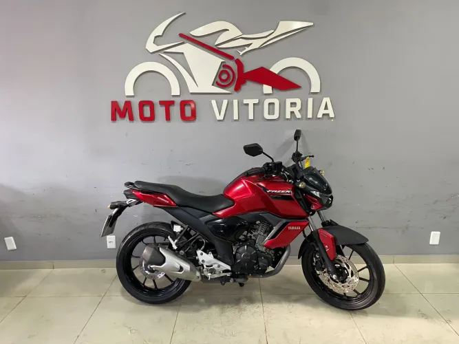 YAMAHA FZ15 único dono baixo km e no precinho