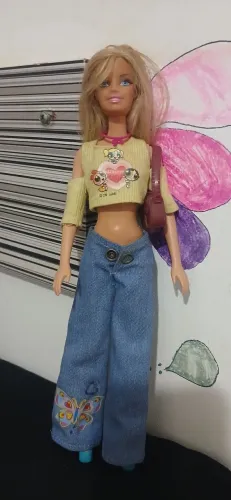 Boneca Barbie Loira Estilo Y2K (Anos 2000)