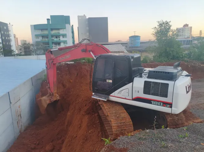 escavadeira hidráulica 