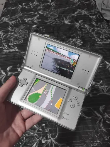 Nintendo DS Lite desbloqueado + Jogo + Acessórios