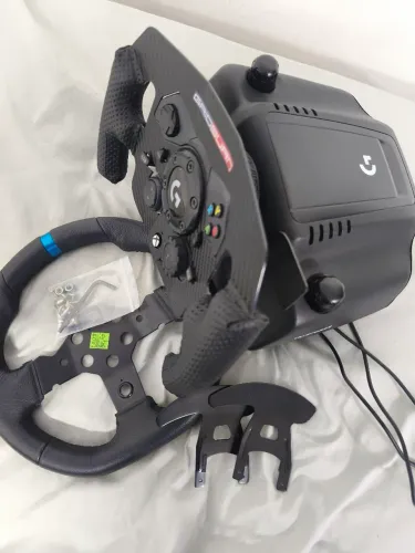 Logitech g923 (Xbox)