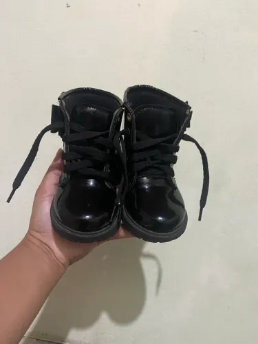 Vendo bota infantil menina tamanho 22
