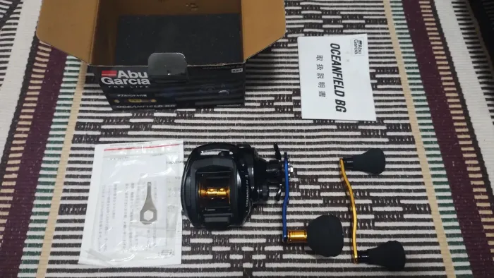 Carretilha Abu Garcia Ocean Field BG - Direita