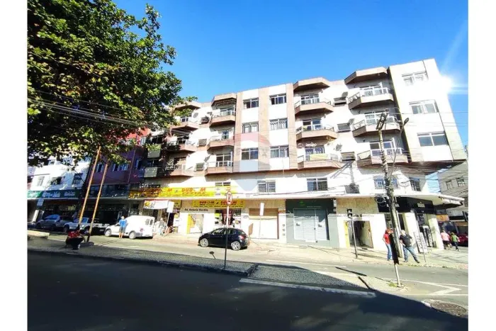 Aluguel - 03 quartos , duas salas no bairro Manoel Honório - Em frente a Caixa - Juiz de F