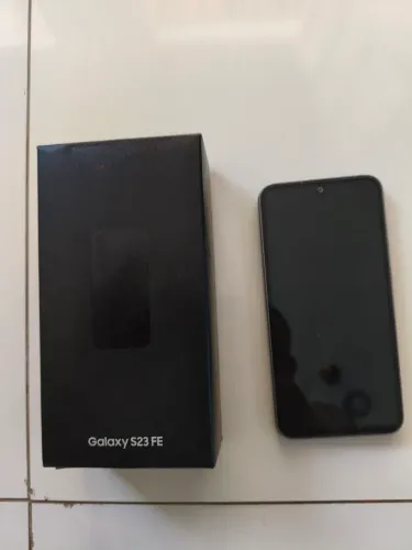 Vende se Celular Samsung S23 FE, Acompanha Nota fiscal,caixa e Carregador.