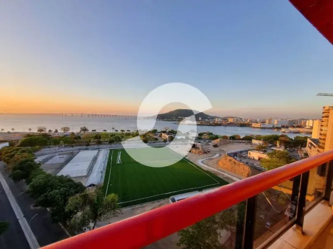 Imóvel para venda tem 200 metros quadrados com 3 quartos em Centro - Niterói - RJ