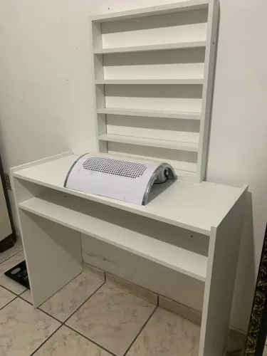 Mesa, expositor, sugador+ apoio de mão, cadeirinha manicure