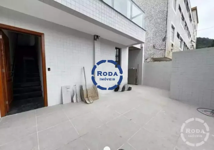 Casa à Venda 2 Dormitórios (1 Suíte) | Quintal com Churrasqueira