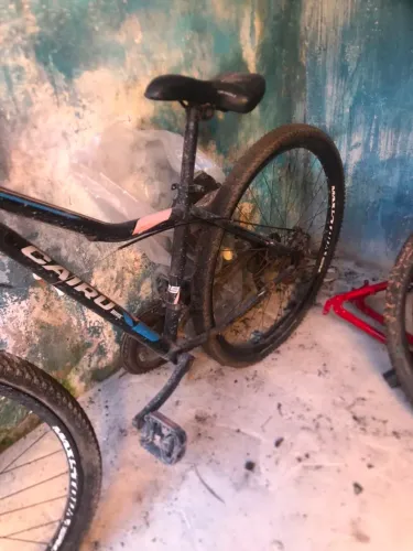 Vendo uma bicicleta no valor 320 $ se vier buscar faço mais barato
