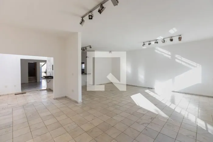 Casa à Venda - Guanabara, 1 Quarto, 127 m2