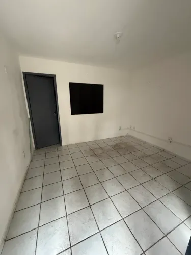 Alugo ponto comercial barro vermelho próx colégio Jerônimo gueiros