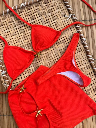 Conjunto biquíni+saia