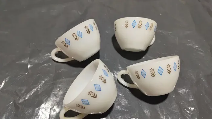 4 xícaras Telmo Reis de café RS 185