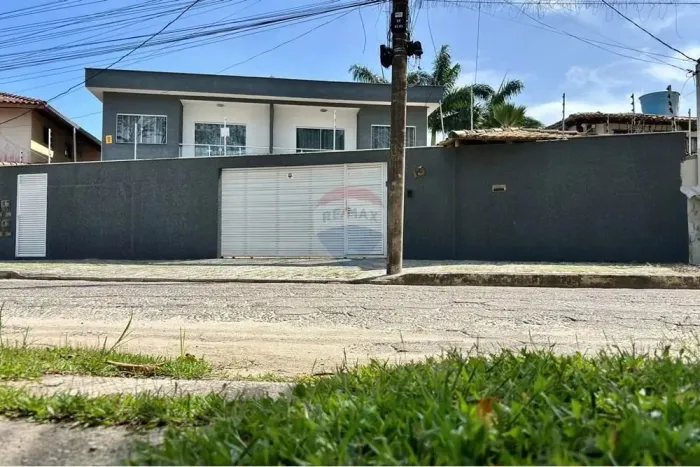 Ativo Imobiliário em Taperapuan | Condomínio com 7 Unidades e Piscina