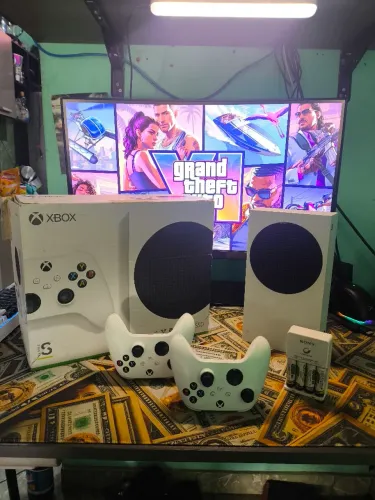 Xbox Series S - 2 Controles+ Carregador de pilhas - Aceito cartão 