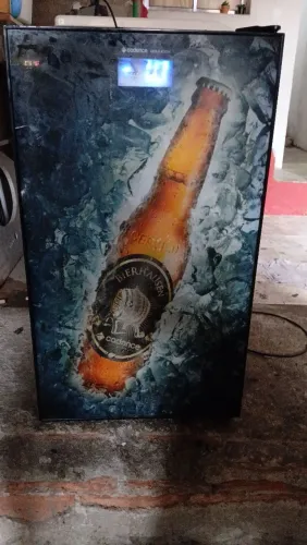 MINI GELADEIRA FRIGOBAR BERHAUNSEN CADENCE 100L CERVEJEIRA